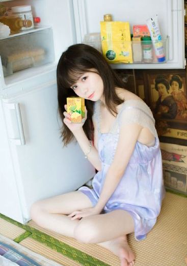 美艳继mu的婬乱生活_超清高清视频播放