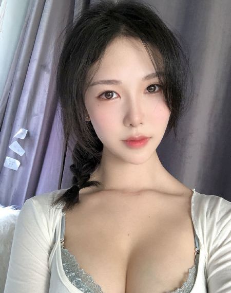 国产又黄又粗又猛又大AA片_4K在线观看视频