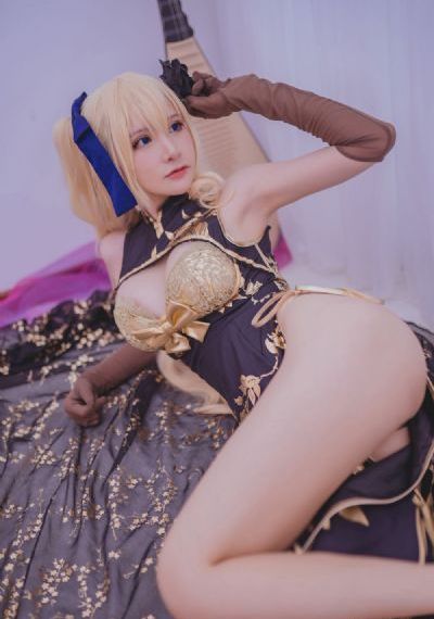 大胆粉嫩勾则零距离偷拍_十万网红美女美酱