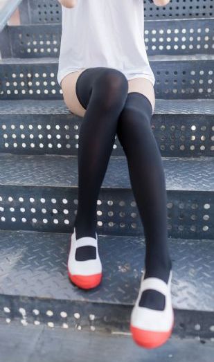 李婉华三点尽露合集_BD英语高清迅雷在线观看